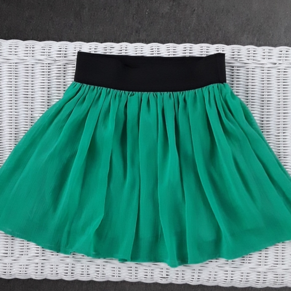 Cherokee Other - EUC Adorable Green Cherokee Skirt